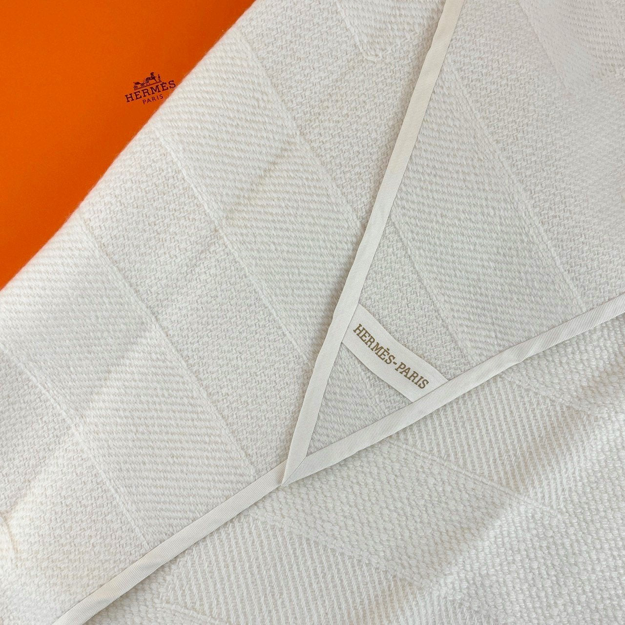 Hermès エルメス ロザンジュ 《ストライプH》 LOSANGE カシミア 100% White ホワイト