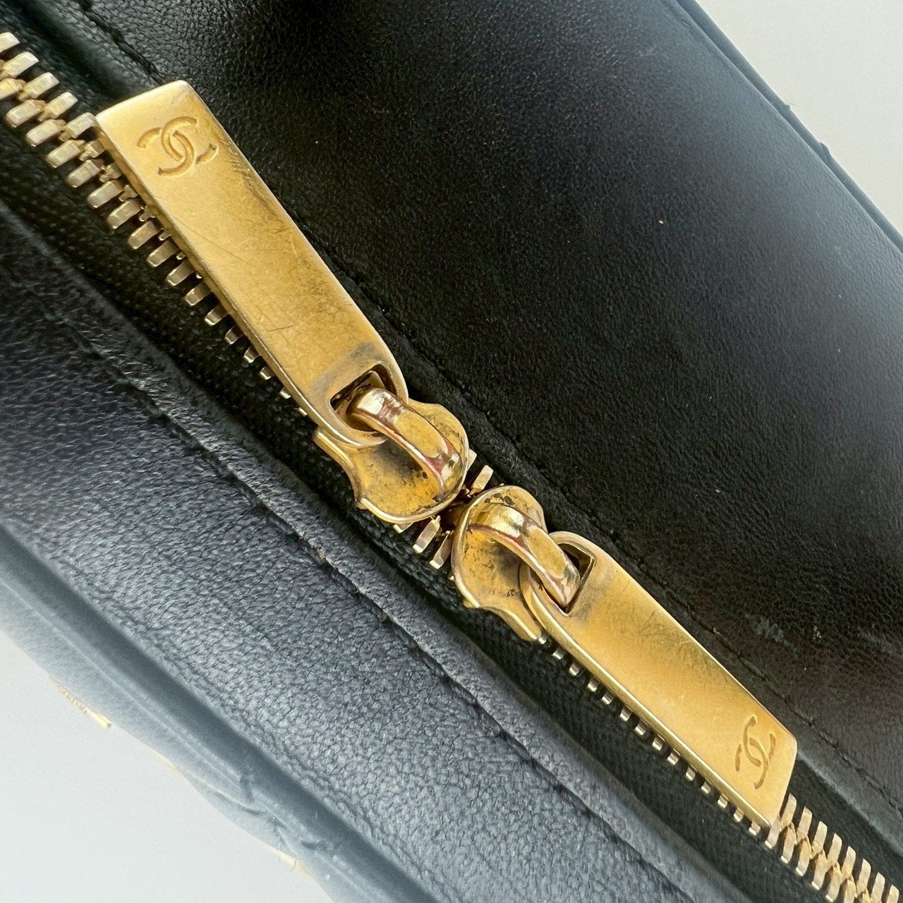 CHANEL シャネル ココマーク マトラッセ ヴァニティ トップハンドル チェーンショルダーバッグ Black ブラック GHW ゴールド金具 AS3319 ICチップ