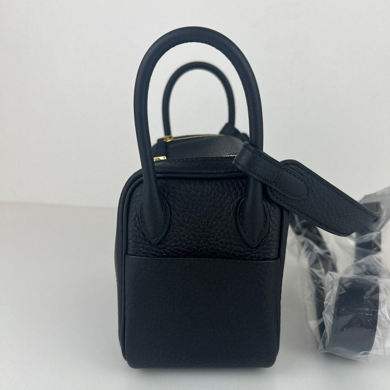Lindy mini ミニリンディ Black ブラック GHW ゴールド金具 W刻印