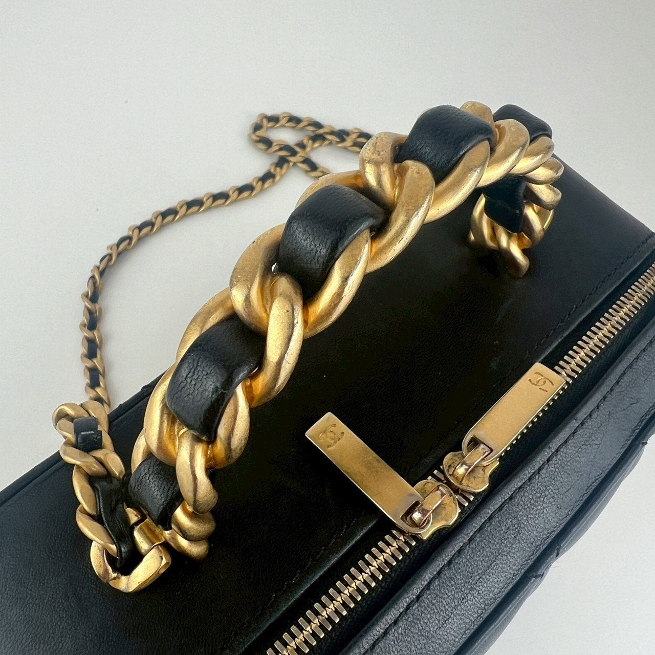 CHANEL シャネル ココマーク マトラッセ ヴァニティ トップハンドル チェーンショルダーバッグ Black ブラック GHW ゴールド金具 AS3319 ICチップ