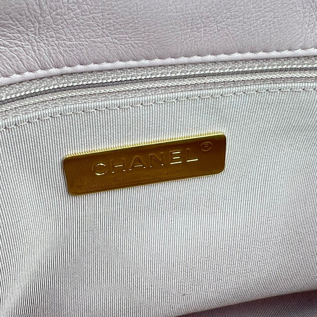 シャネル19 チェーンショルダー Lamb skin ラムスキン Pink ピンク 31番台 ゴールド シルバーチェーン
