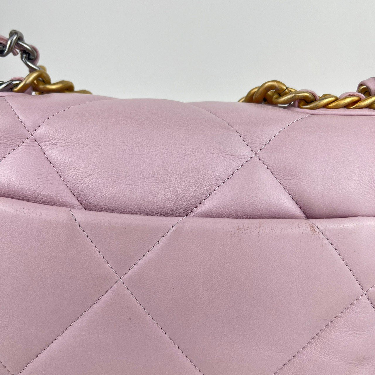 シャネル19 チェーンショルダー Lamb skin ラムスキン Pink ピンク 31番台 ゴールド シルバーチェーン