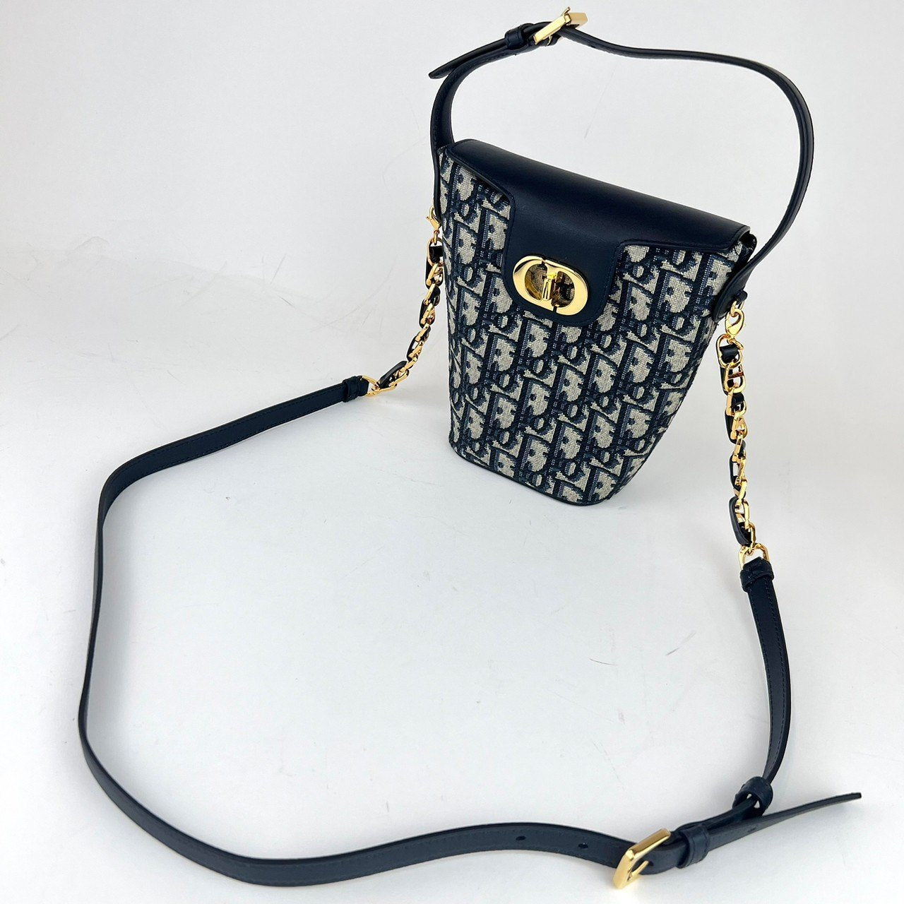 30 Montaigne Dior Amber 30モンテーニュ アンバーミニ ディオールオブリーク ゴールド金具 ディオール オブリーク ジャカード&カーフスキン S2319UTZQ_M928