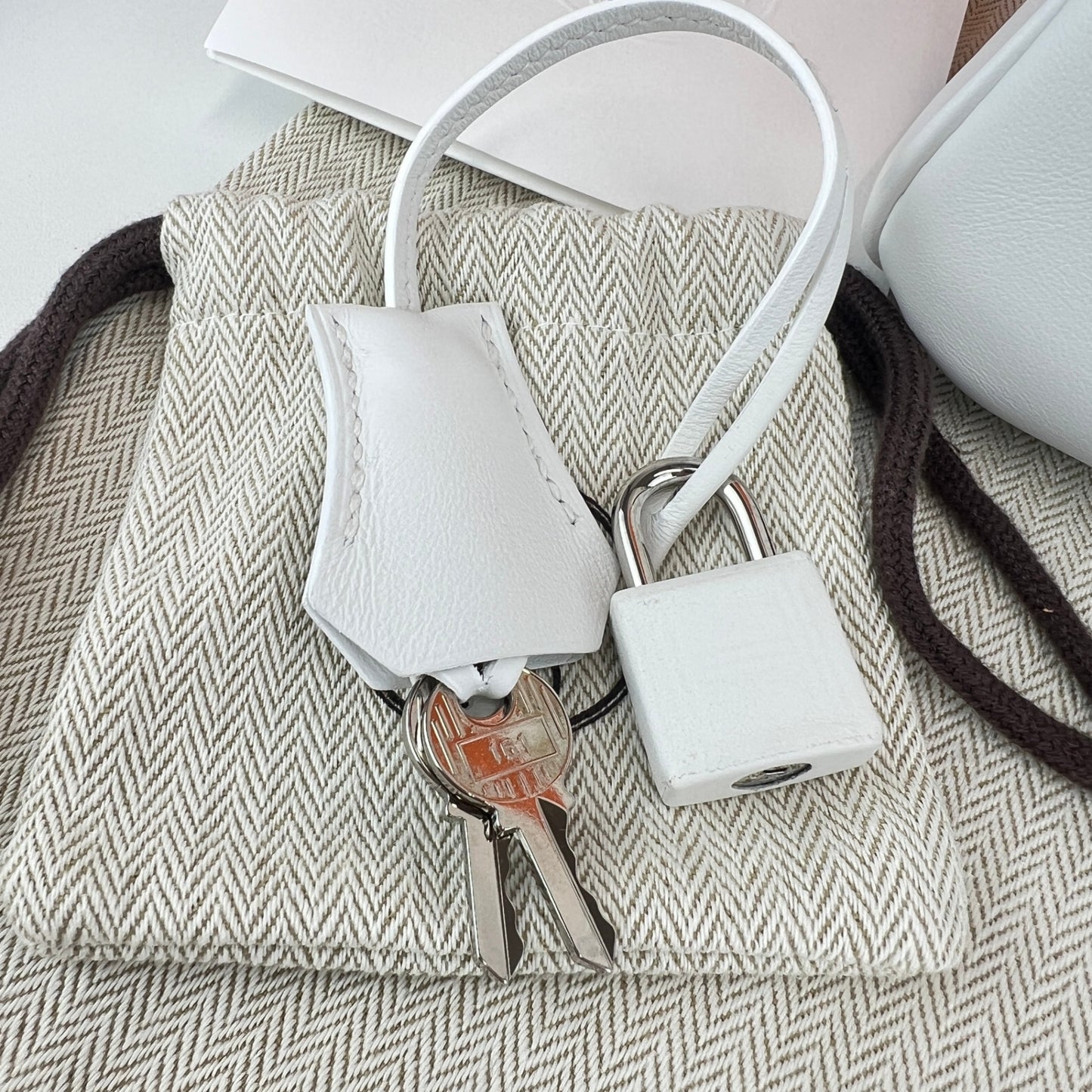Birkin25 バーキン25 New white ニューホワイト Swift スイフト PHW シルバー金具 Stamp-W W刻印