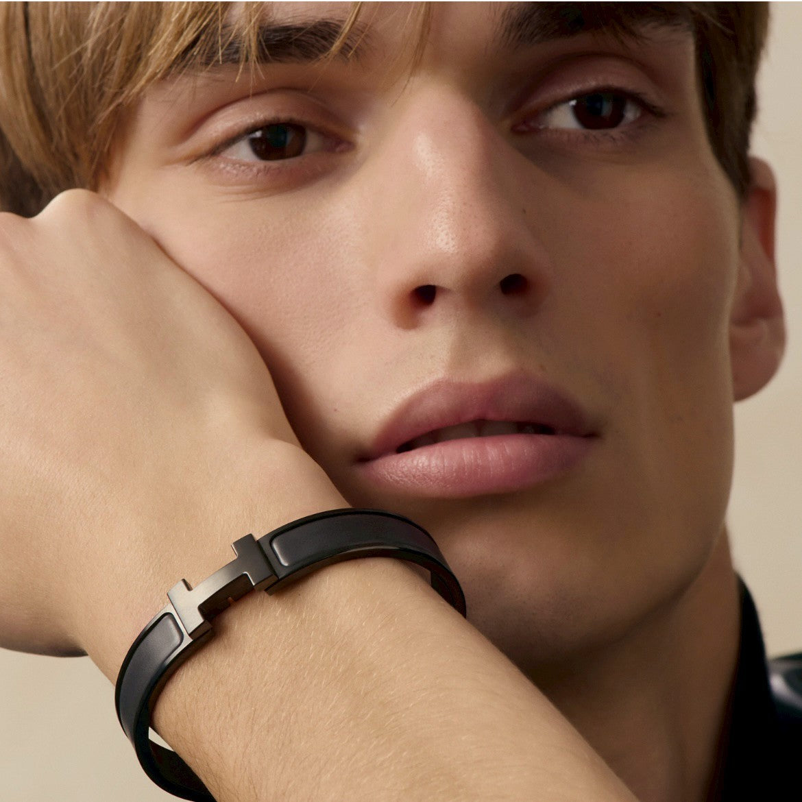 Clic HH so black T6 クリックHHソーブラックブレスレット メタリック仕上げ so black ソーブラック