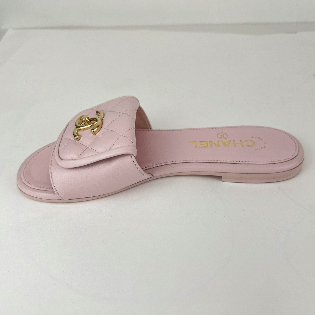 CHANEL シャネル シャネル サンダル ミュール CCロゴ キルティングビーチサンダル ラムスキン Pink ピンク