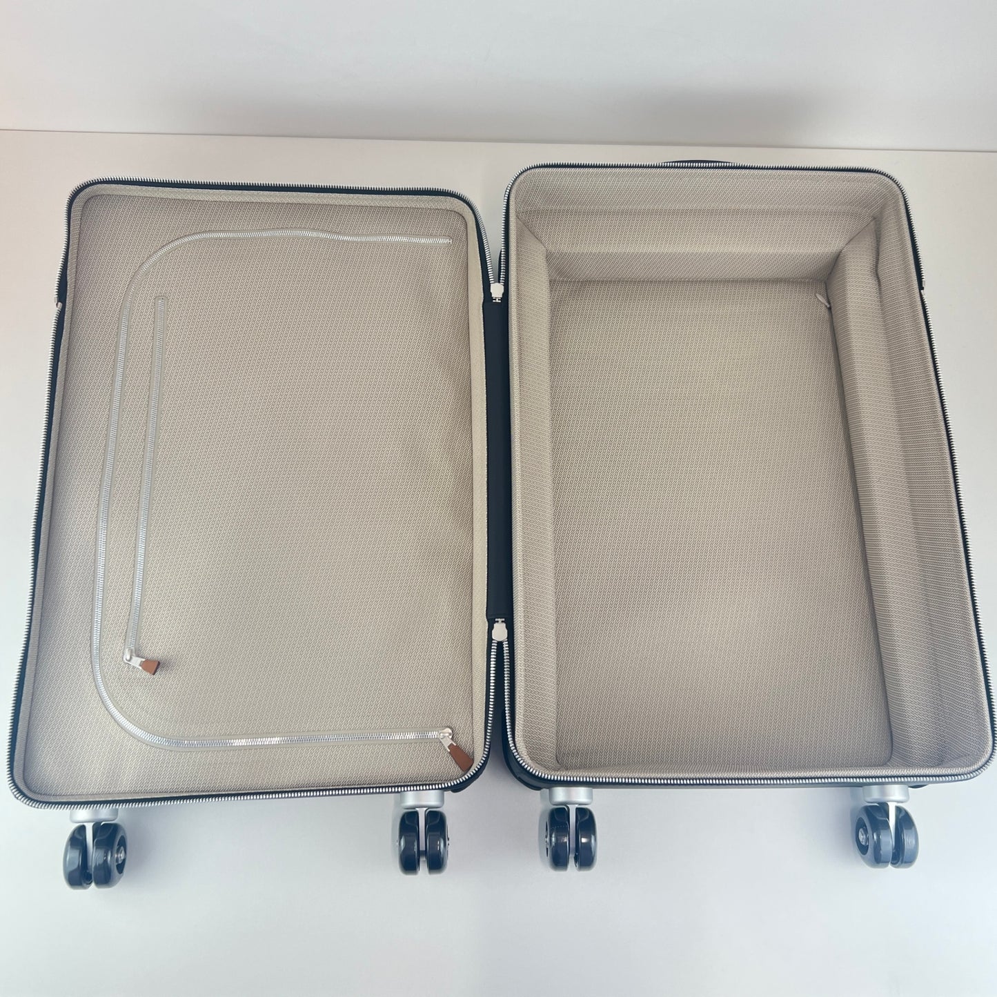 Rolling mobility suitcase || cargo R.M.S Ⅱ カーゴ Black ブラック PHW シルバー金具 Toile geoland