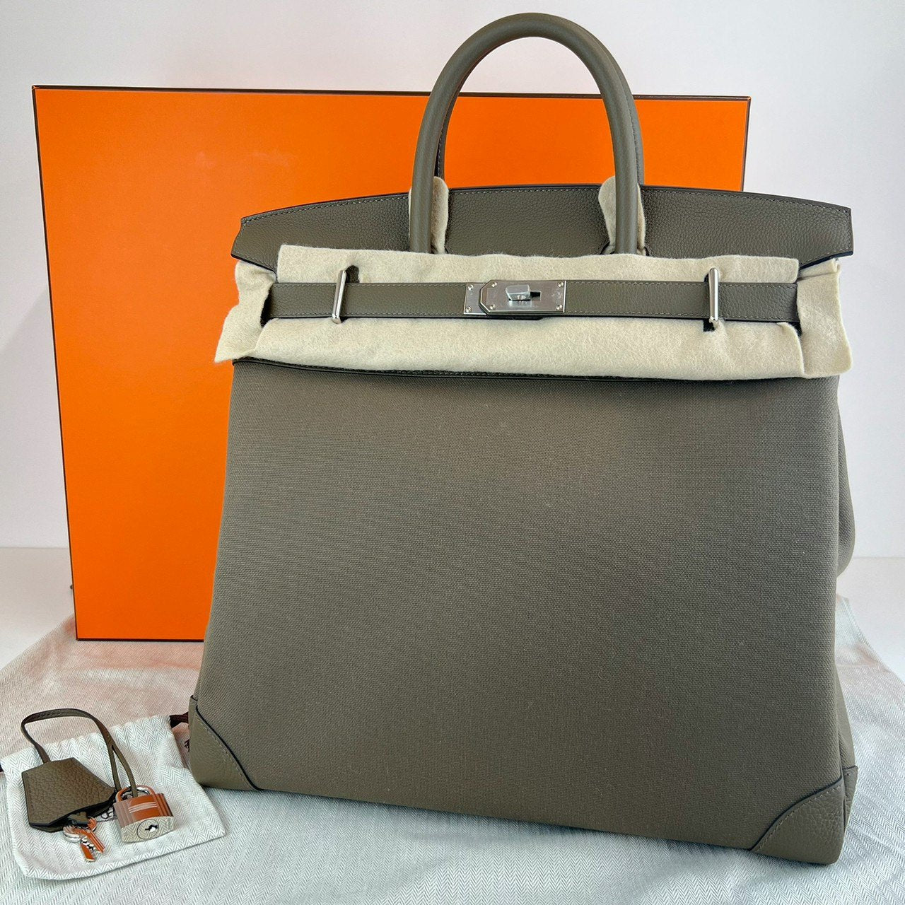 新品未使用 Hermès エルメス Haut a Courroies 40 オータクロア 40 Toundra ツンドラ PHW シルバー金具 Togo/Toile Militaire トゴ/トワルミリタリー ハンドバッグ メンズバッグ
