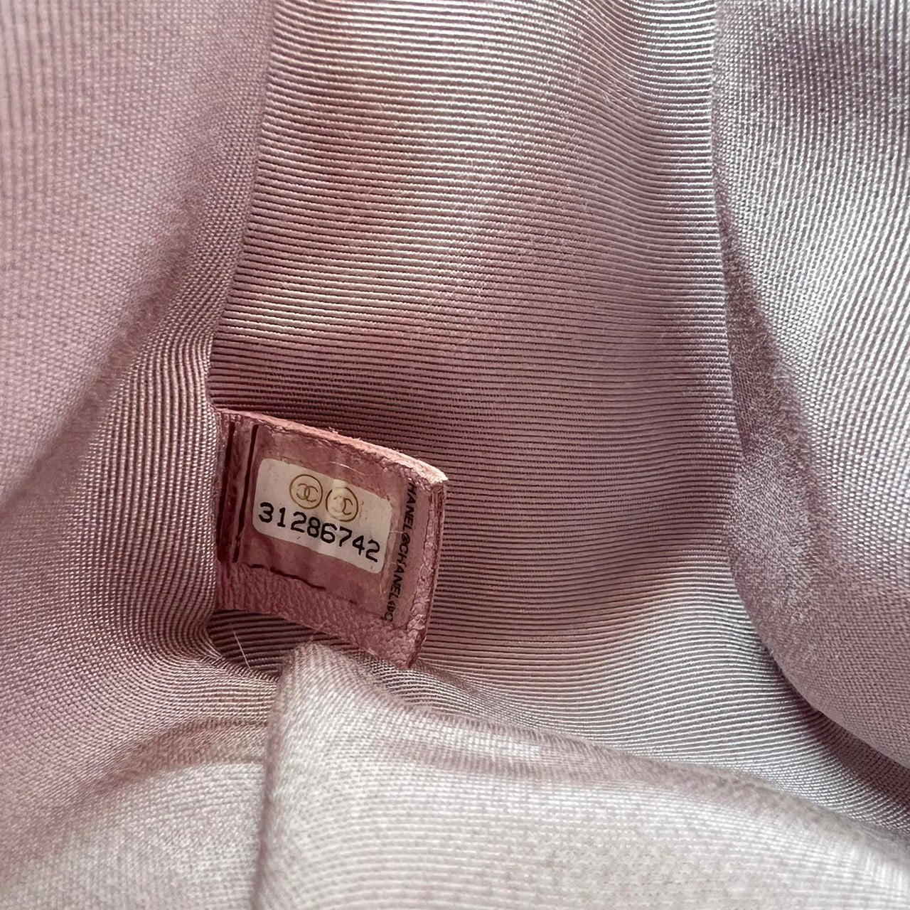 シャネル19 チェーンショルダー Lamb skin ラムスキン Pink ピンク 31番台 ゴールド シルバーチェーン