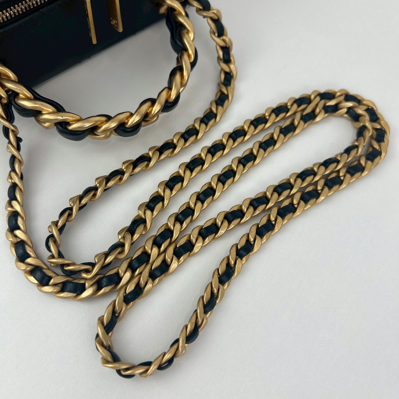 CHANEL シャネル ココマーク マトラッセ ヴァニティ トップハンドル チェーンショルダーバッグ Black ブラック GHW ゴールド金具 AS3319 ICチップ