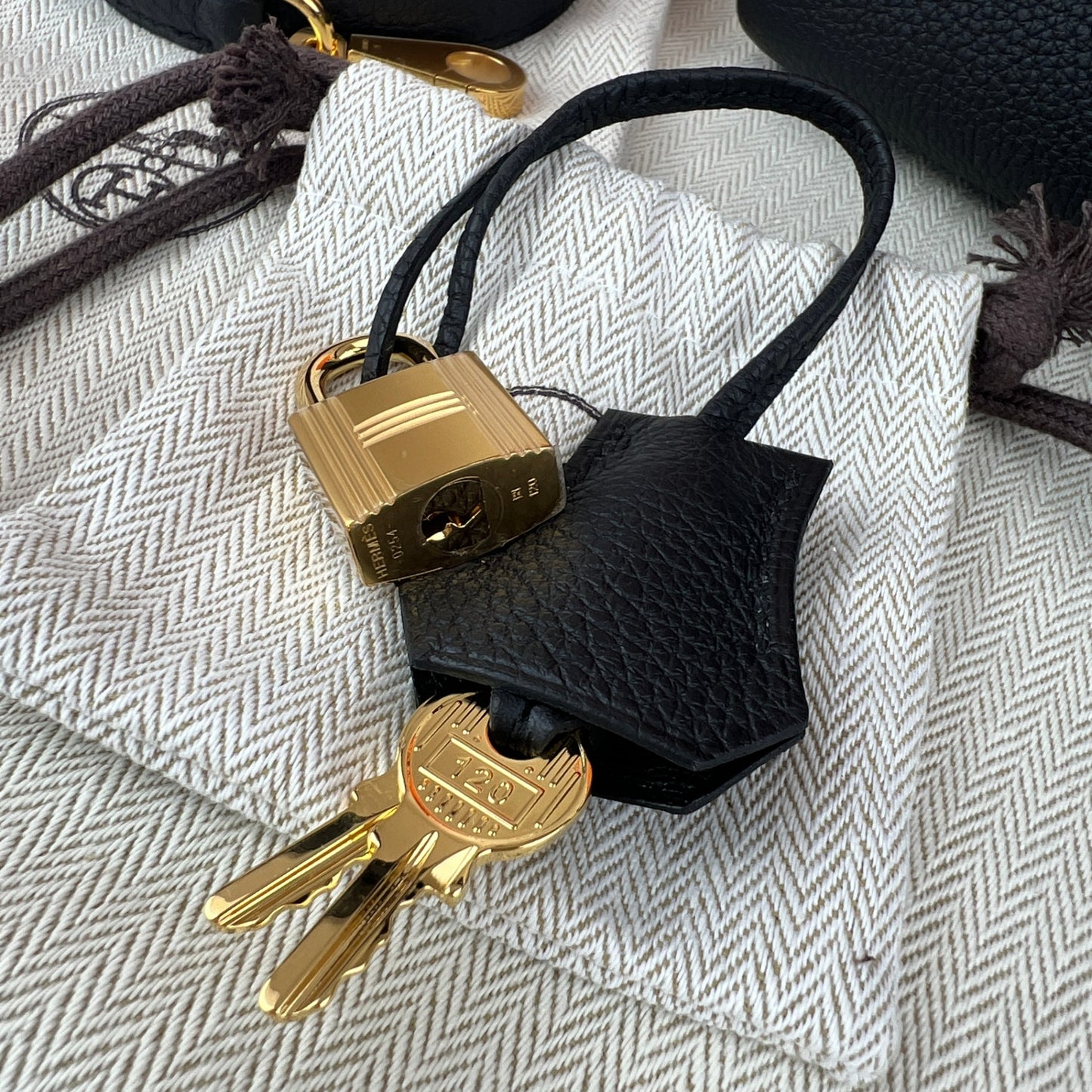 Kelly25 ケリー25 Black ブラック Togo トゴ GHW ゴールド金具 Stamp-W W刻印