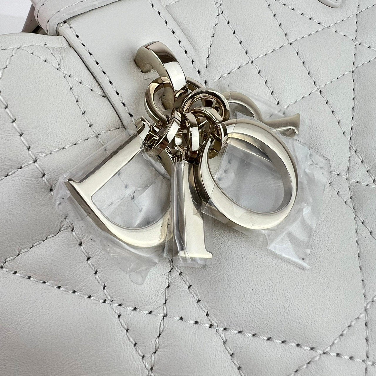 Toujours バッグ スモール White ホワイト GHW ゴールド金具 Calf