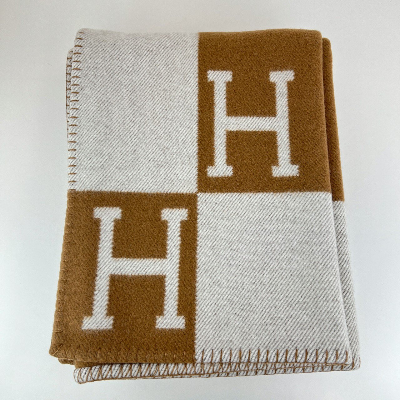 Hermès エルメス Jeté de canapé Avalon プレード アヴァロン メリノウール 90% カシミヤ 10% Ecru/Camel エクリュ/キャメル