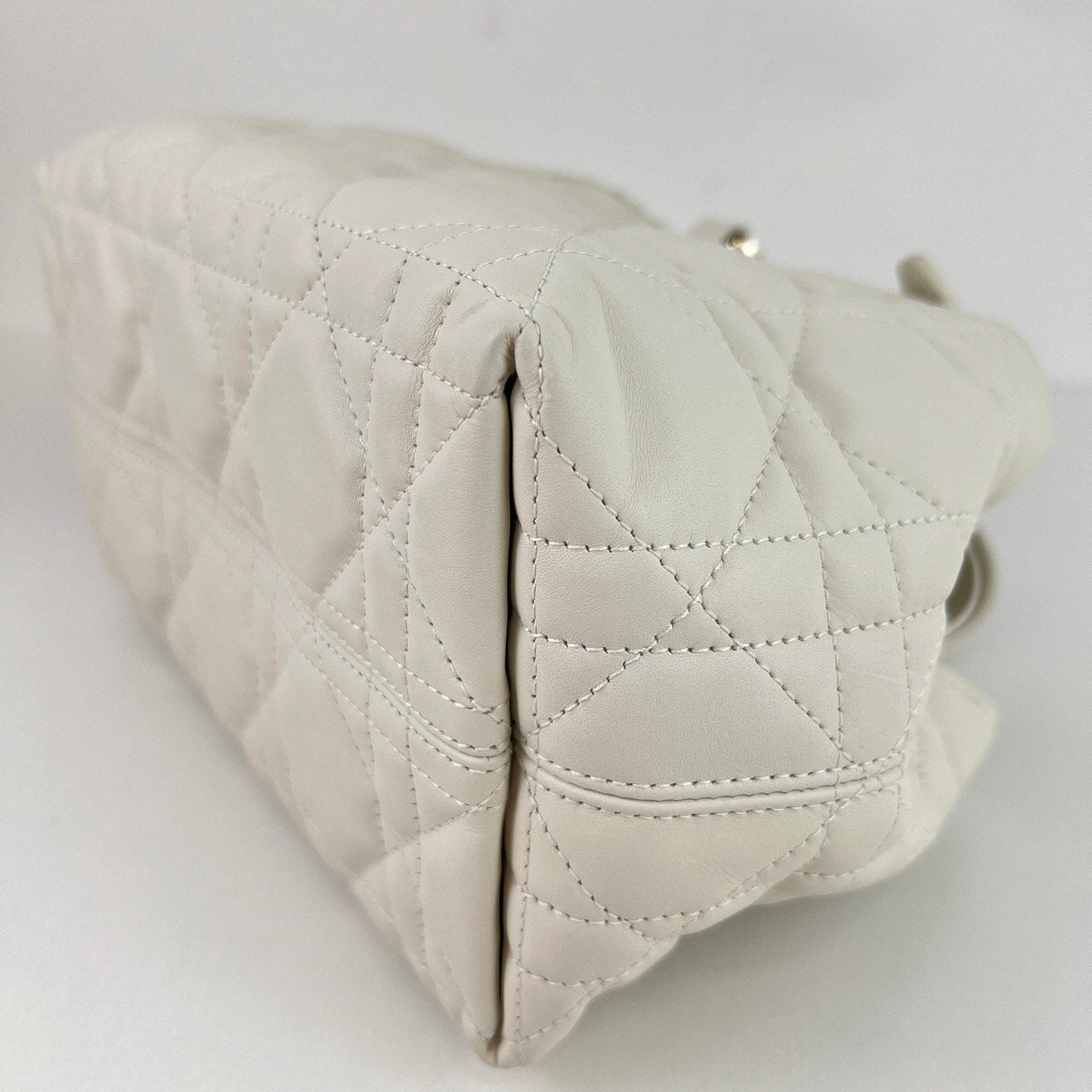 Toujours バッグ スモール White ホワイト GHW ゴールド金具 Calf