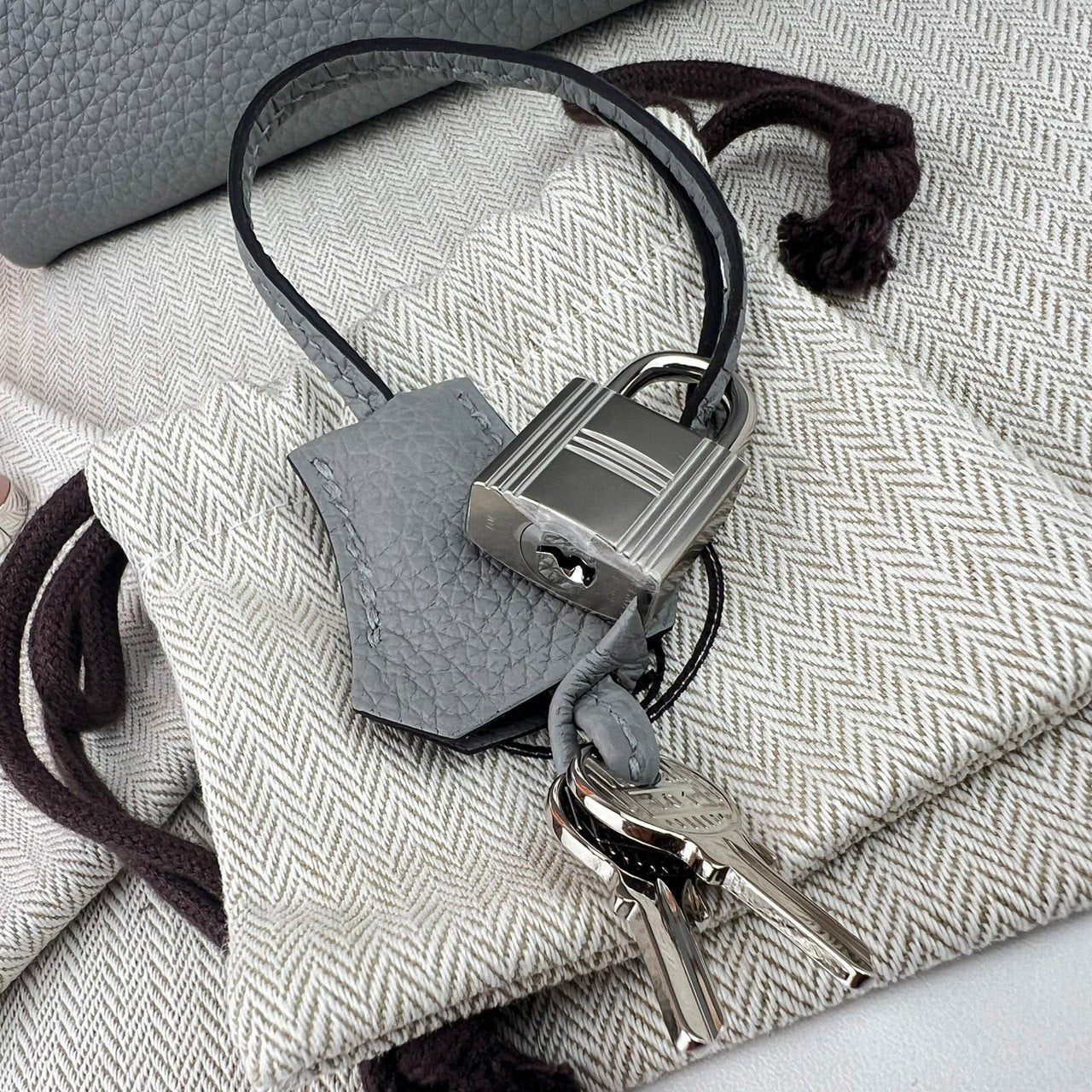 Kelly28 ケリー28 Gris moyen グリムエット Togo トゴ PHW シルバー金具 Stamp-W W刻印