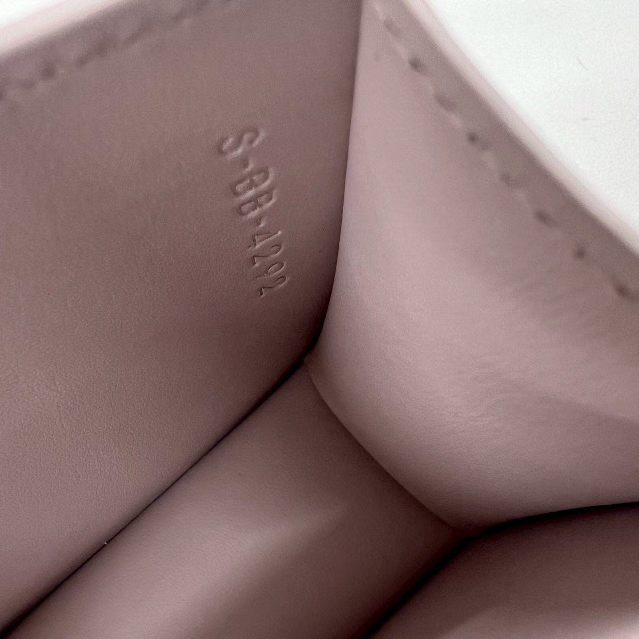 トリオンフ チェーンショルダーバッグ ピンク レザー S-BB-4292