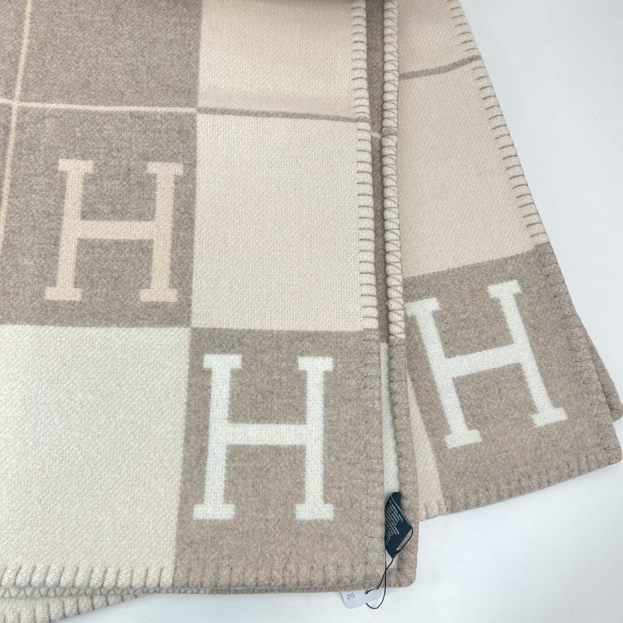 Hermès エルメス Jeté de canapé Avalon プレード アヴァロン メリノウール 90% カシミヤ 10% Ecru/Camomille エクリュ/カモミール