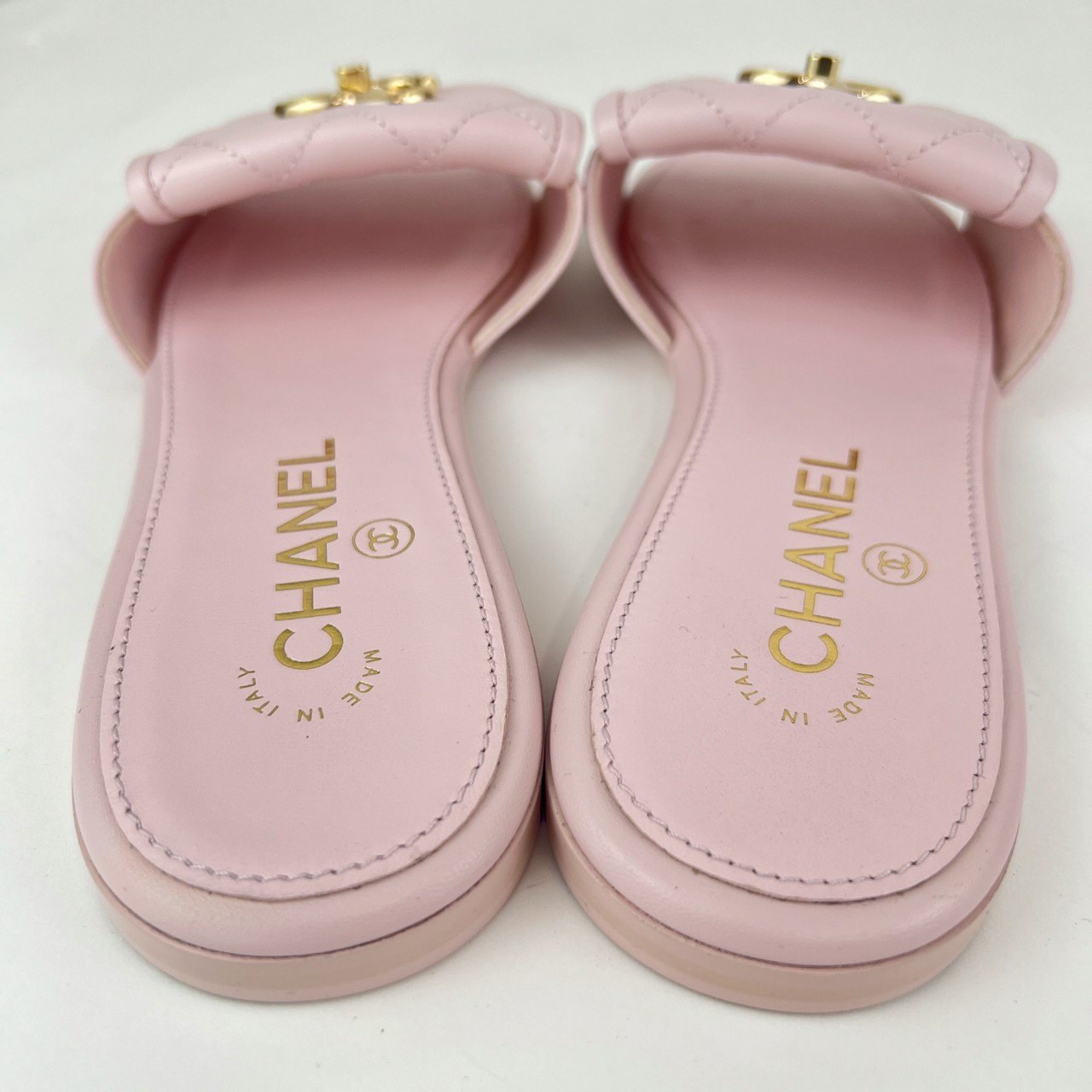 CHANEL シャネル シャネル サンダル ミュール CCロゴ キルティングビーチサンダル ラムスキン Pink ピンク