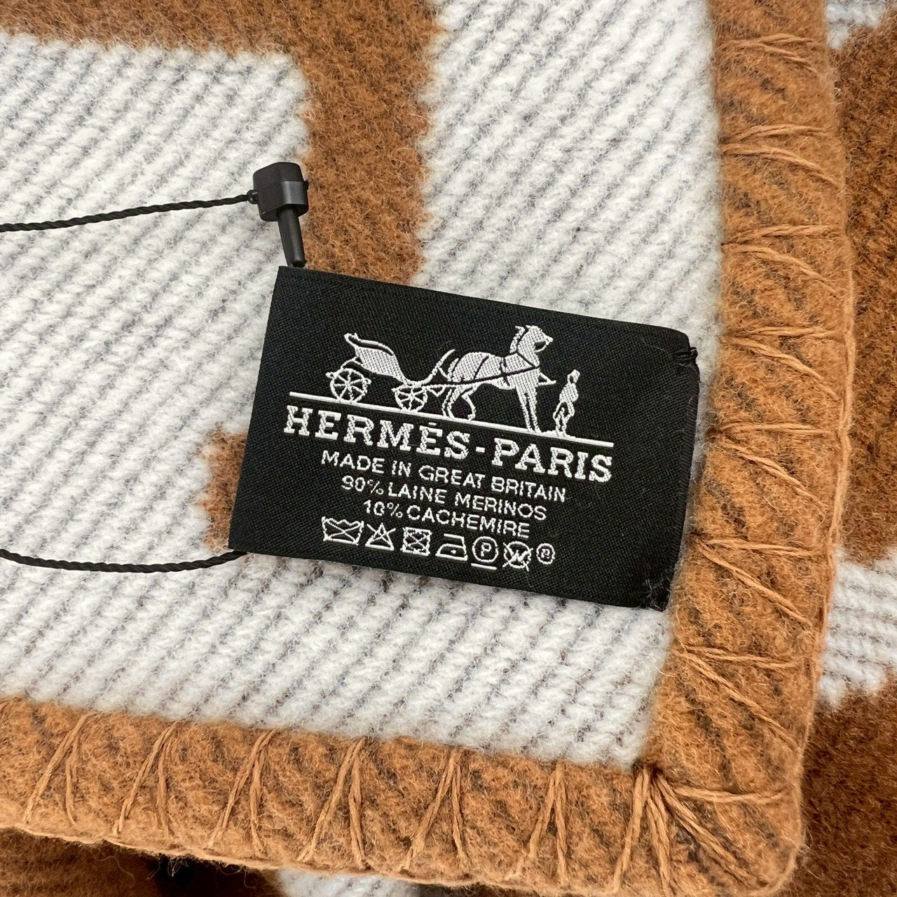 Hermès エルメス Jeté de canapé Avalon プレード アヴァロン メリノウール 90% カシミヤ 10% Ecru/Camel エクリュ/キャメル