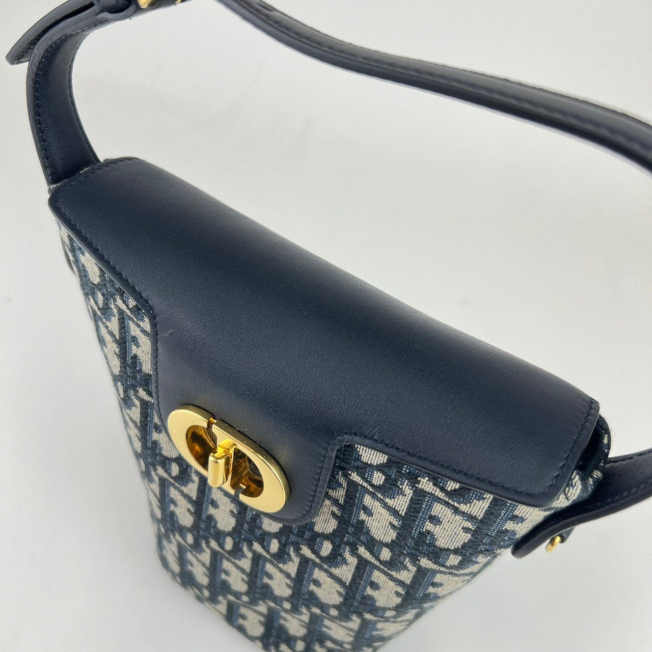 30 Montaigne Dior Amber 30モンテーニュ アンバーミニ ディオールオブリーク ゴールド金具 ディオール オブリーク ジャカード&カーフスキン S2319UTZQ_M928