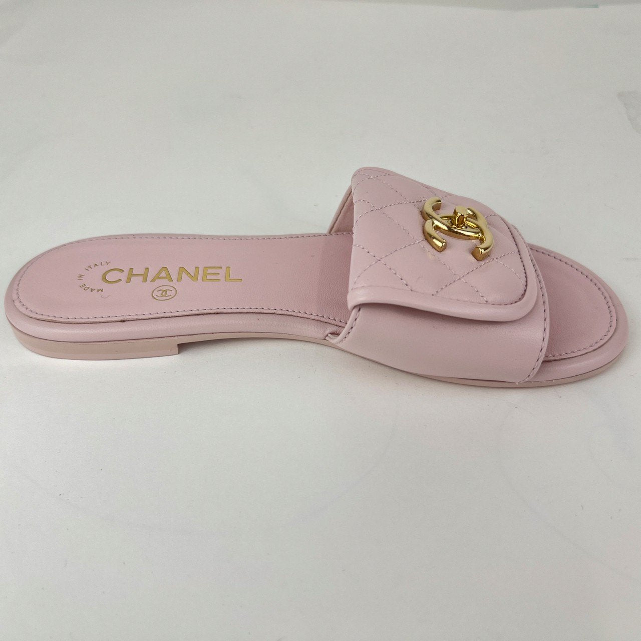 CHANEL シャネル シャネル サンダル ミュール CCロゴ キルティングビーチサンダル ラムスキン Pink ピンク