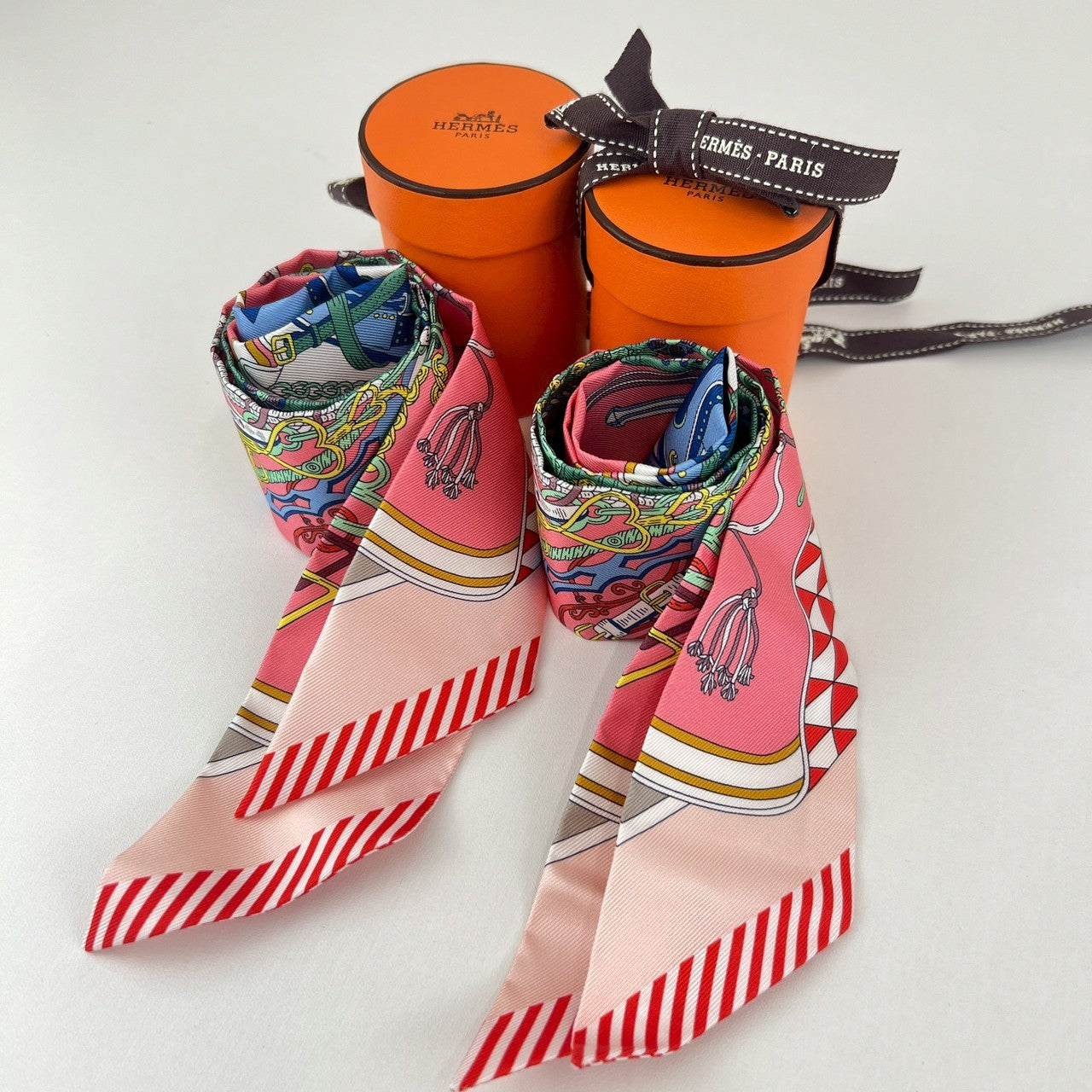Hermès エルメス Twilly ツイリー 絹 100% マルチカラー ピンク