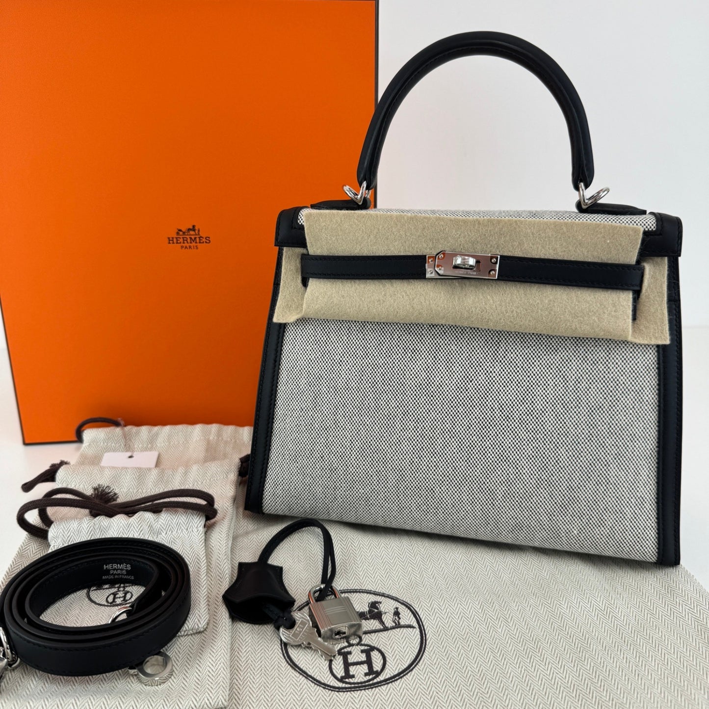 Hermès エルメス Kelly25 ケリー25 Stamp-K K刻印 Swift/Toile H スイフト/トワルアッシュ Black ブラック GHW ゴールド金具