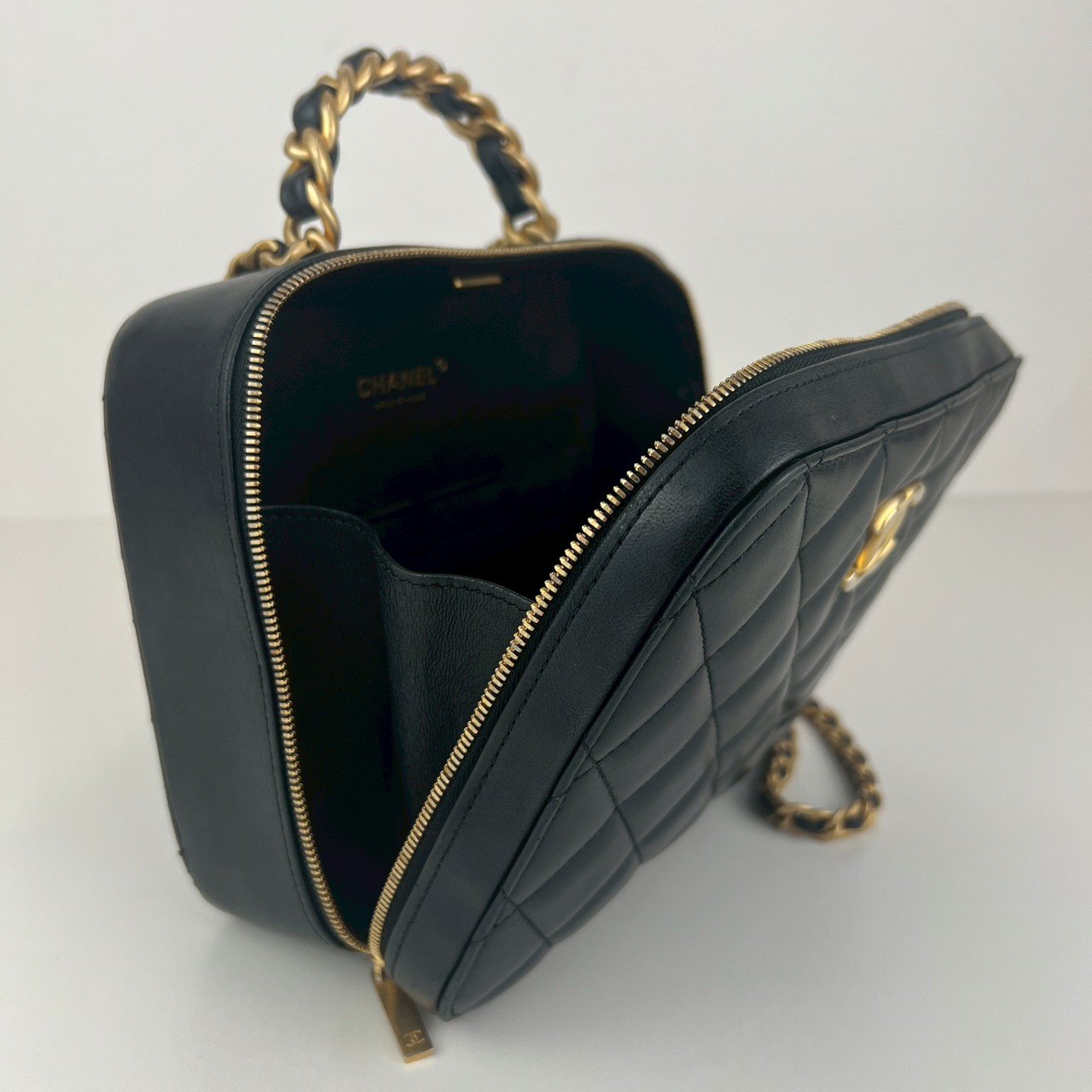 CHANEL シャネル ココマーク マトラッセ ヴァニティ トップハンドル チェーンショルダーバッグ Black ブラック GHW ゴールド金具 AS3319 ICチップ