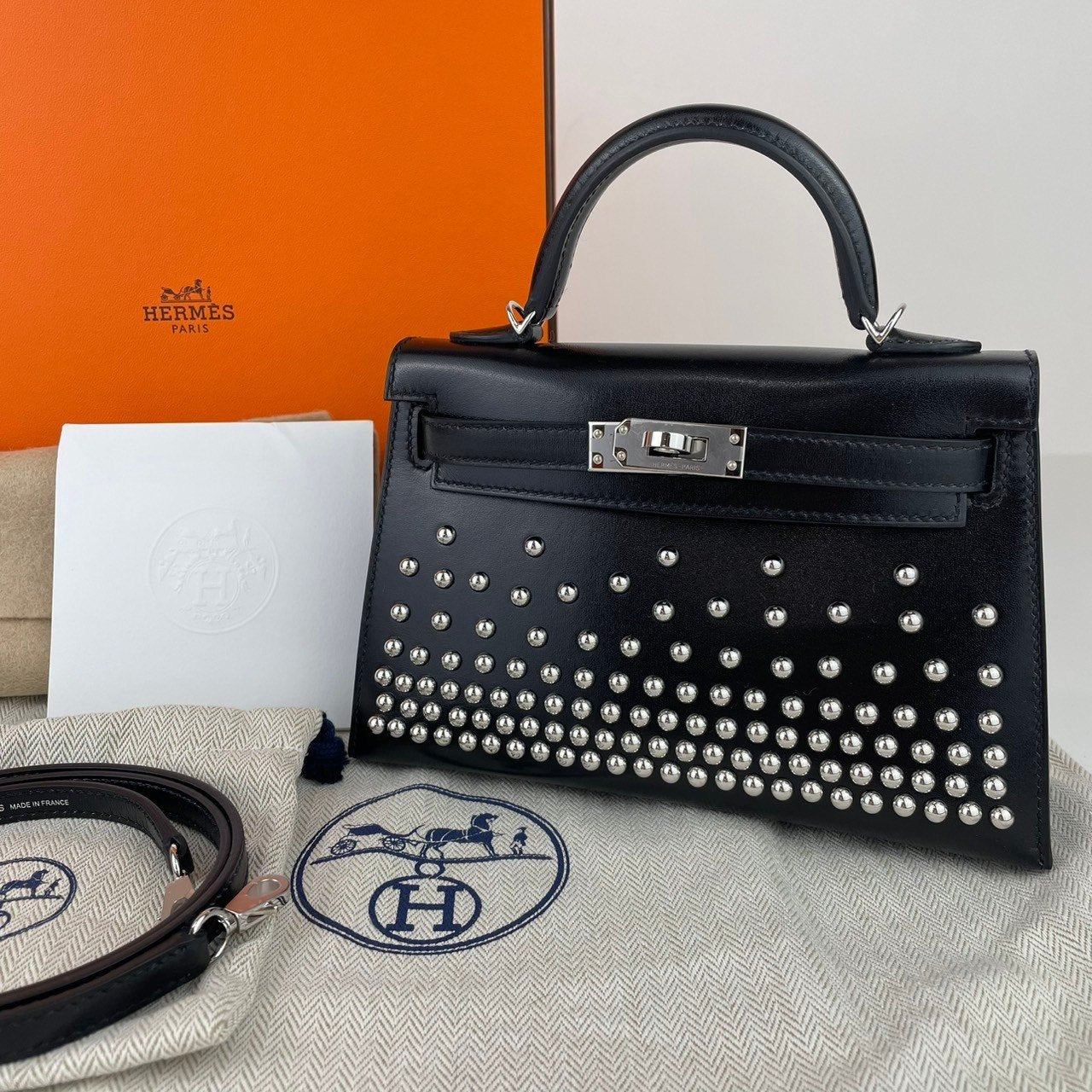 Mini Kelly Cloute ミニケリークローテ Black ブラック PHW シルバー金具 Boxcalf ボックスカーフ Stamp-W W刻印