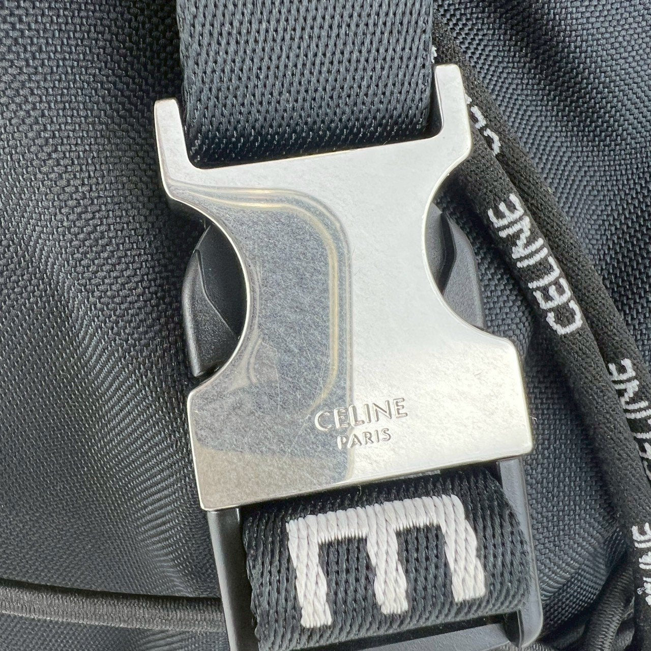 ミディアム トレッキング バックパック ナイロン ブラック シルバー金具