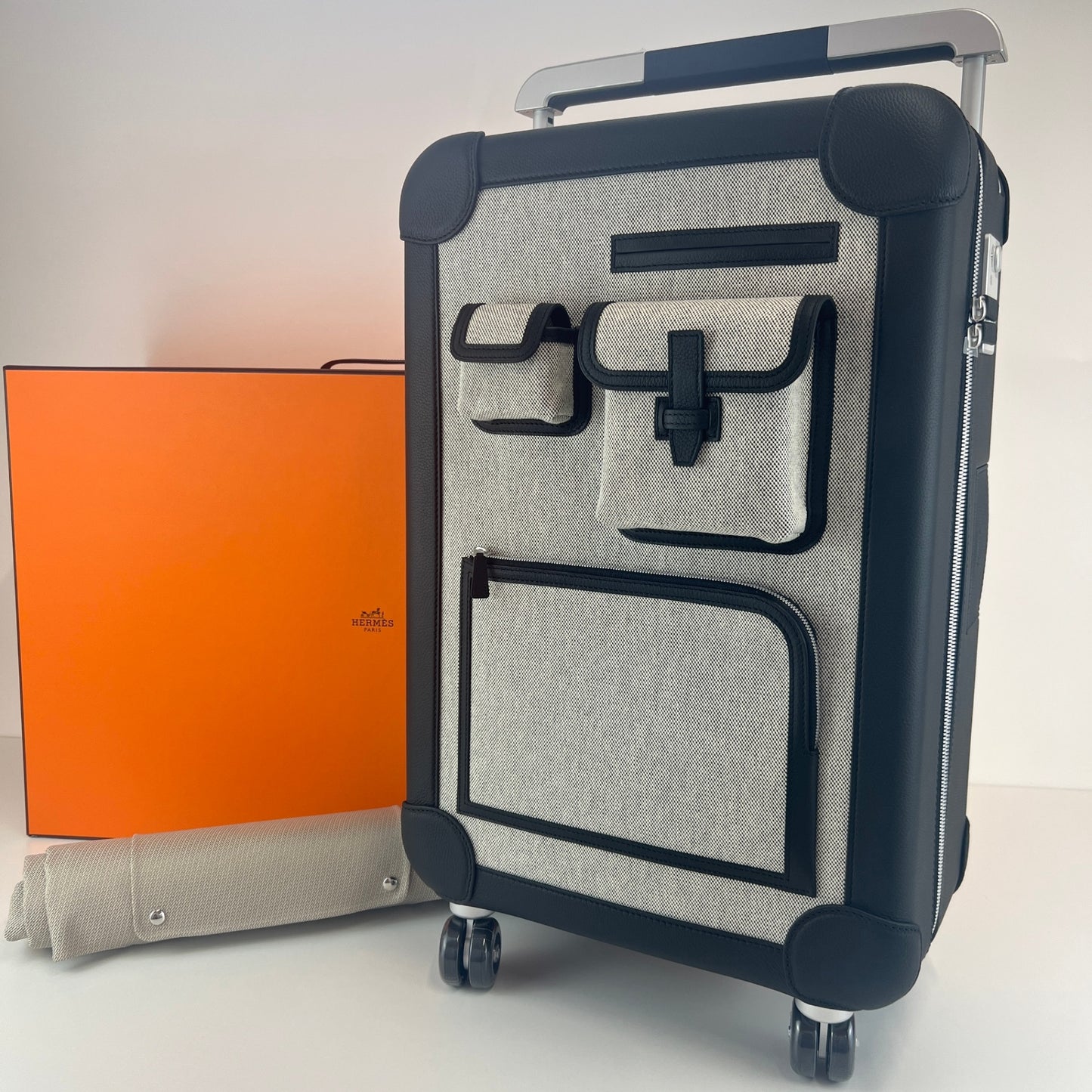 Rolling mobility suitcase || cargo R.M.S Ⅱ カーゴ Black ブラック PHW シルバー金具 Toile geoland