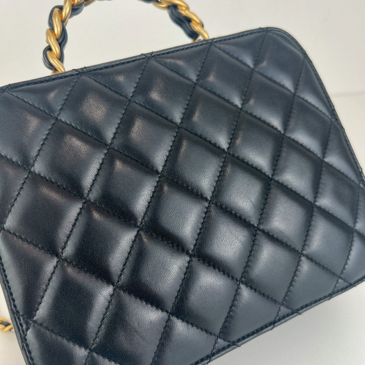 CHANEL シャネル ココマーク マトラッセ ヴァニティ トップハンドル チェーンショルダーバッグ Black ブラック GHW ゴールド金具 AS3319 ICチップ