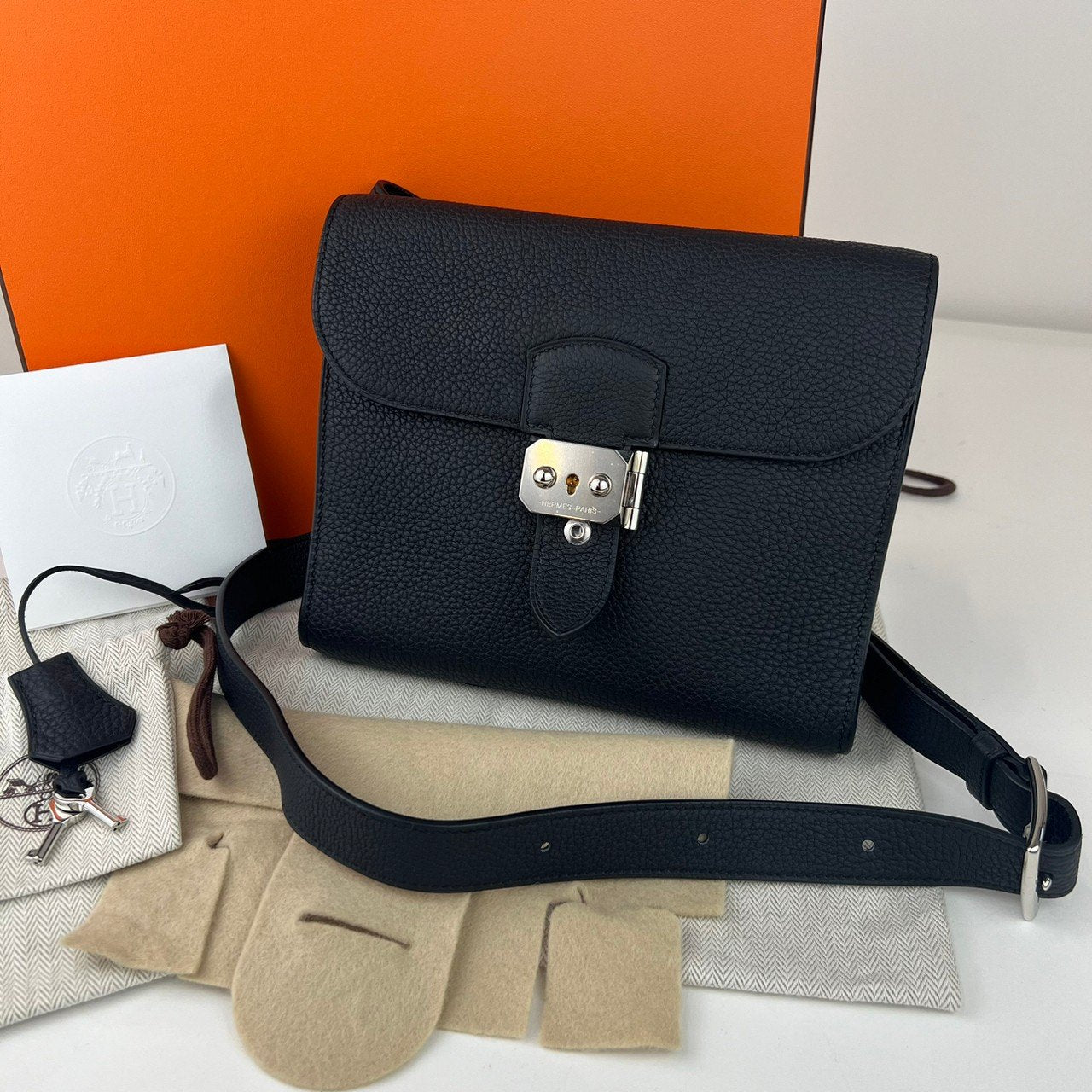 Sac a depeches サック ア デペッシュ Black ブラック PHW シルバー金具 B刻印 Togo トゴ ショルダーバッグ ボディバッグ ユニセックス