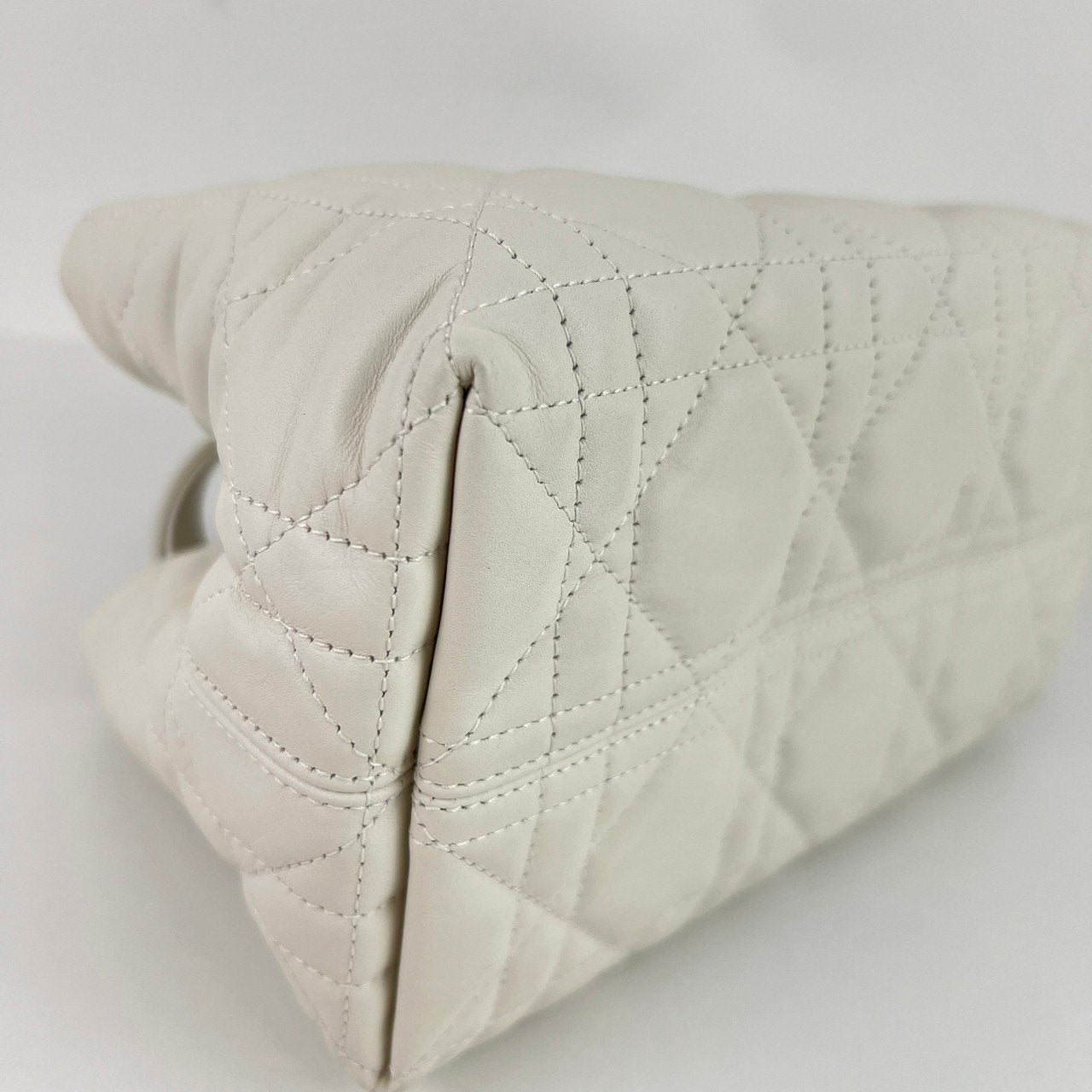 Toujours バッグ スモール White ホワイト GHW ゴールド金具 Calf
