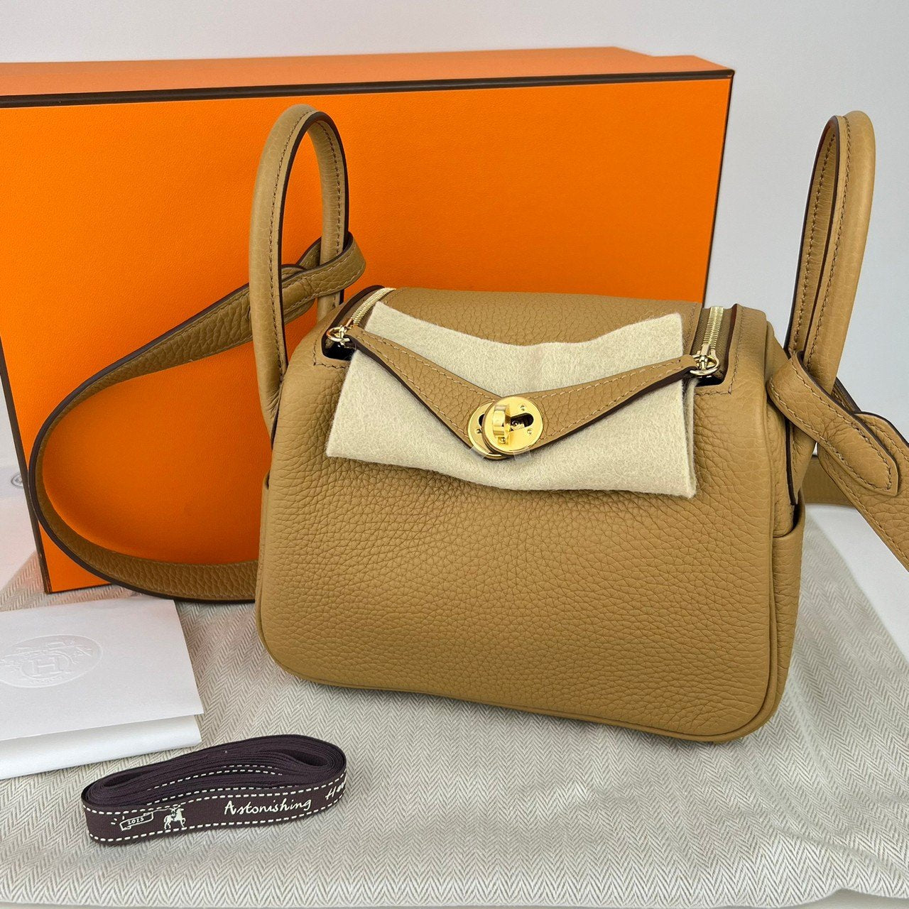 Lindy mini リンディーミニ Biscuit ビスキュイ Taurillon Clemence トリヨンクレマンス GHW ゴールド金具 B刻