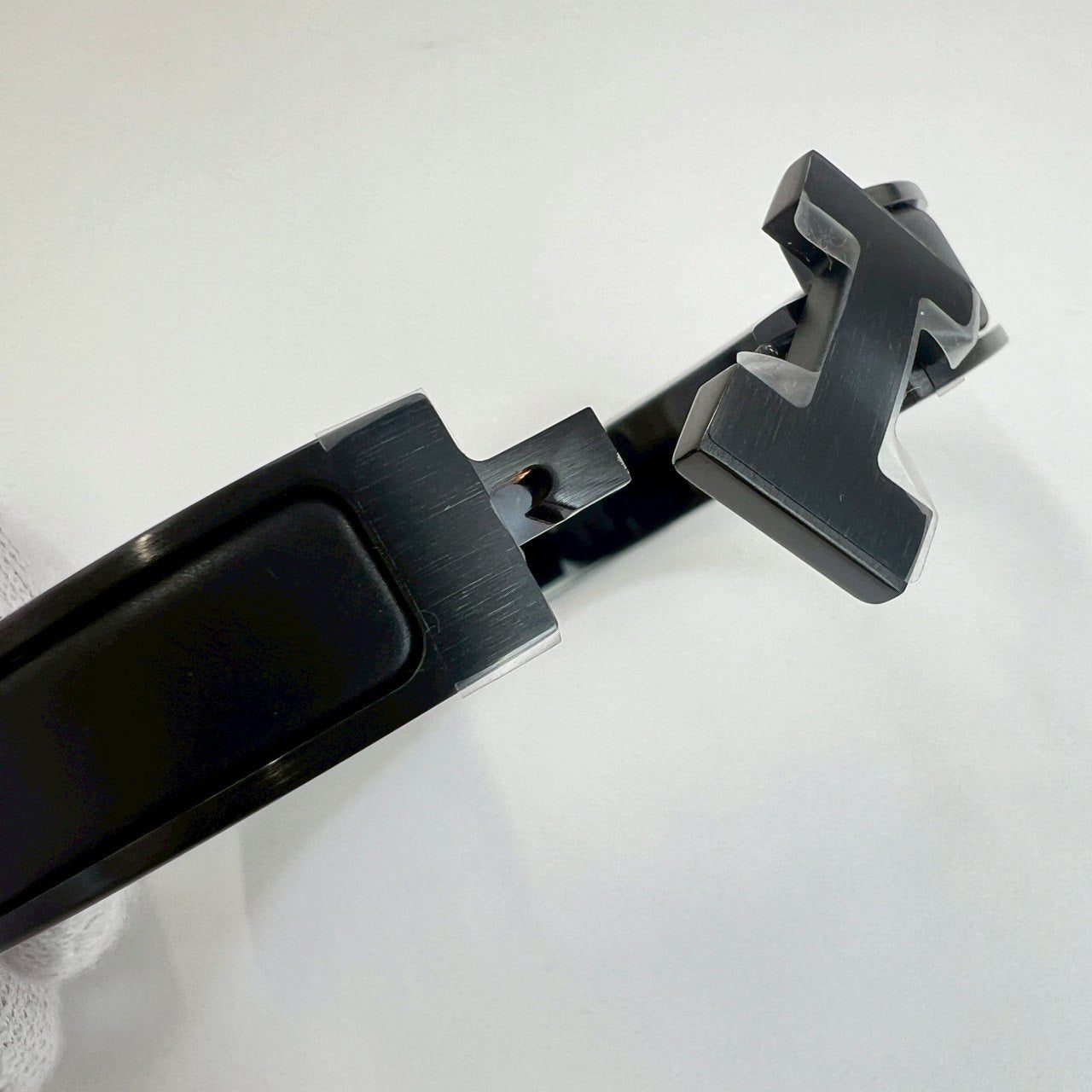 Clic HH so black T6 クリックHHソーブラックブレスレット メタリック仕上げ so black ソーブラック