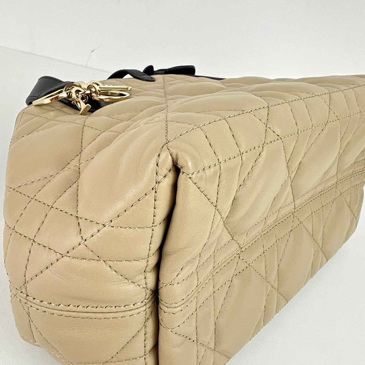 新品未使用 Christian dior ディオール Dior Toujours バッグ スモール Beige/Black ベージュ/ブラック GHW ゴールド金具 Calf レディースバッグ ハンドバッグ