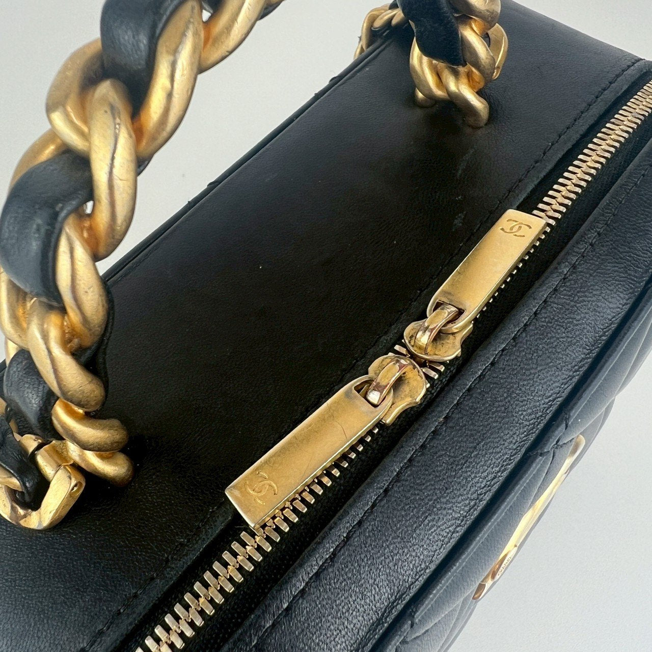 CHANEL シャネル ココマーク マトラッセ ヴァニティ トップハンドル チェーンショルダーバッグ Black ブラック GHW ゴールド金具 AS3319 ICチップ