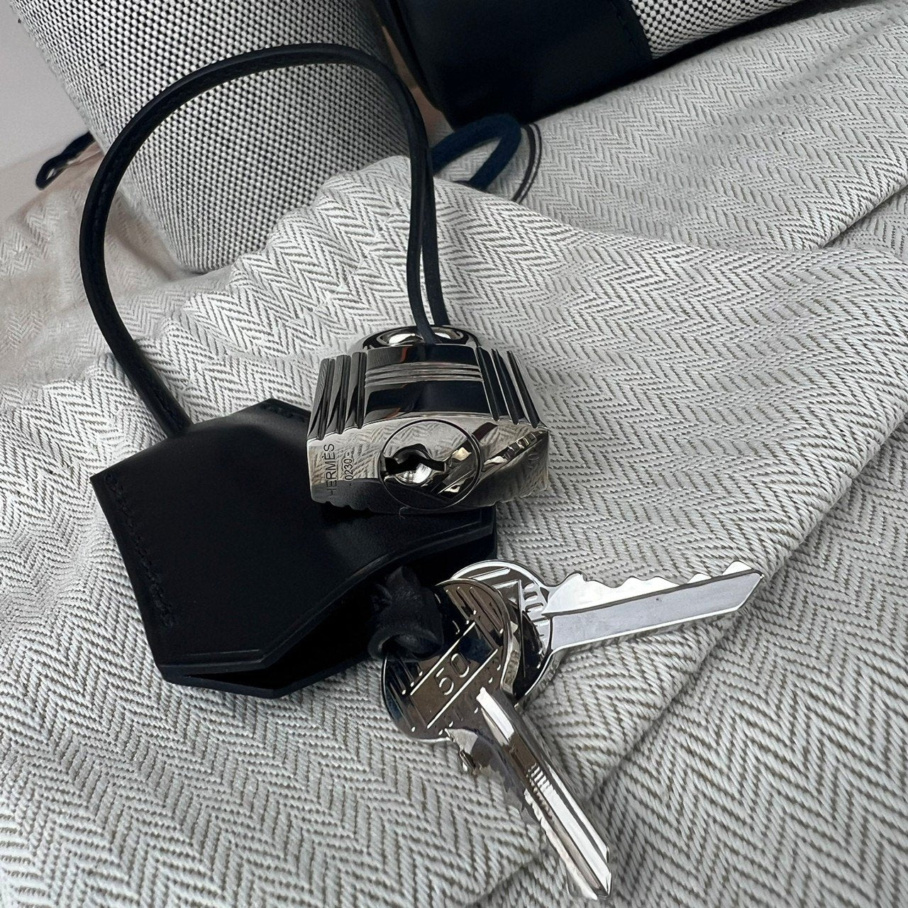 Haut a courroies cargo40 オータクロアカーゴ40 Ecru エクリュ SV金具 Z刻