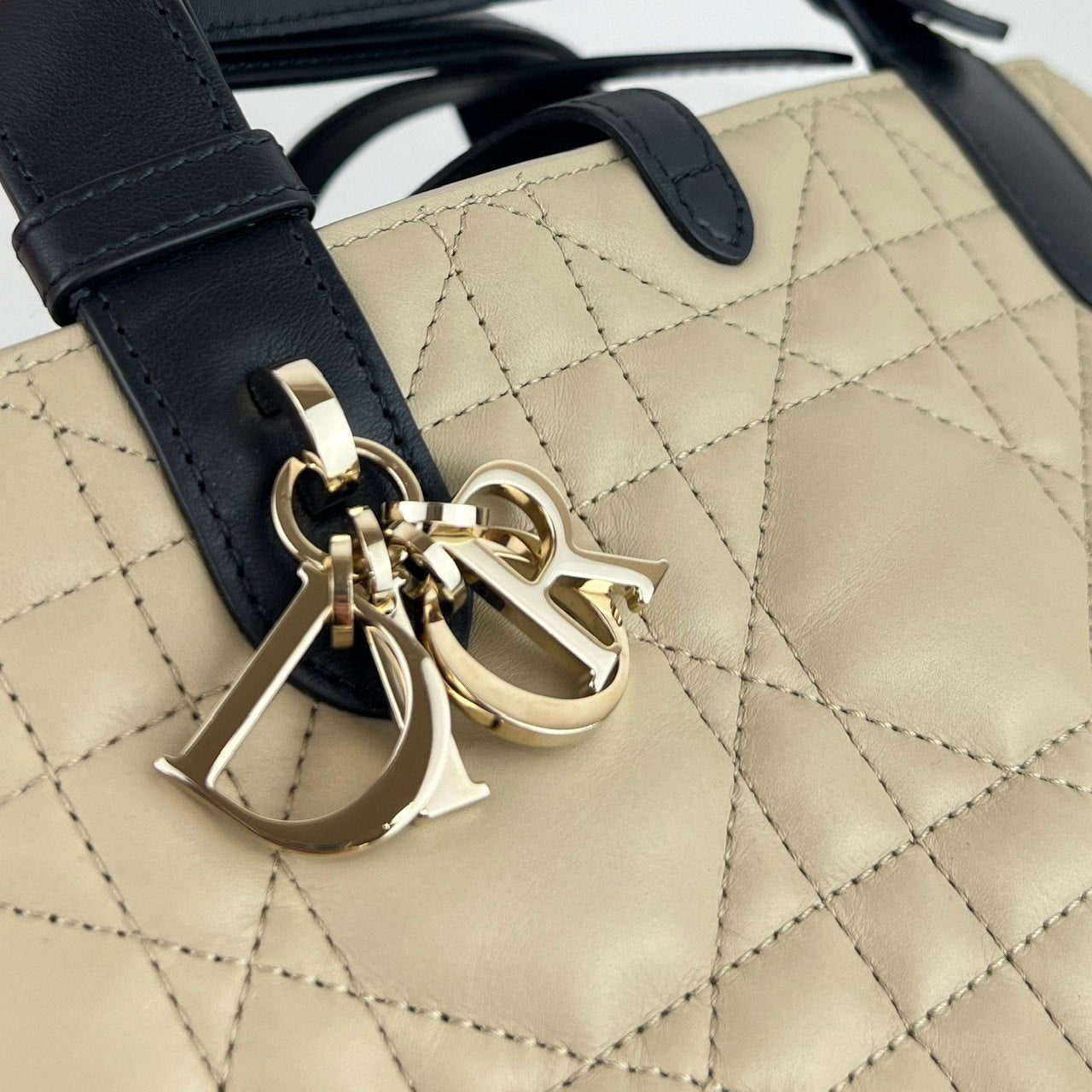 新品未使用 Christian dior ディオール Dior Toujours バッグ スモール Beige/Black ベージュ/ブラック GHW ゴールド金具 Calf レディースバッグ ハンドバッグ