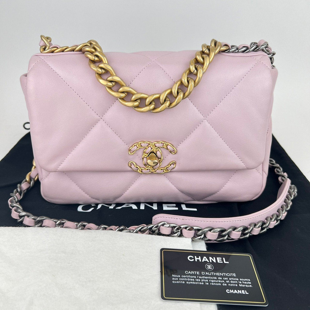 シャネル19 チェーンショルダー Lamb skin ラムスキン Pink ピンク 31番台 ゴールド シルバーチェーン