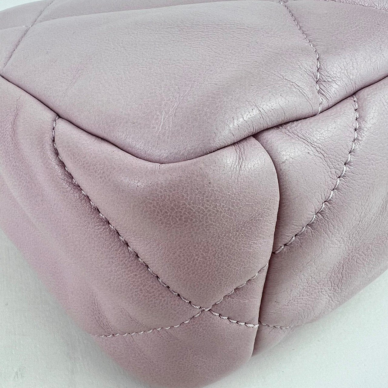 シャネル19 チェーンショルダー Lamb skin ラムスキン Pink ピンク 31番台 ゴールド シルバーチェーン