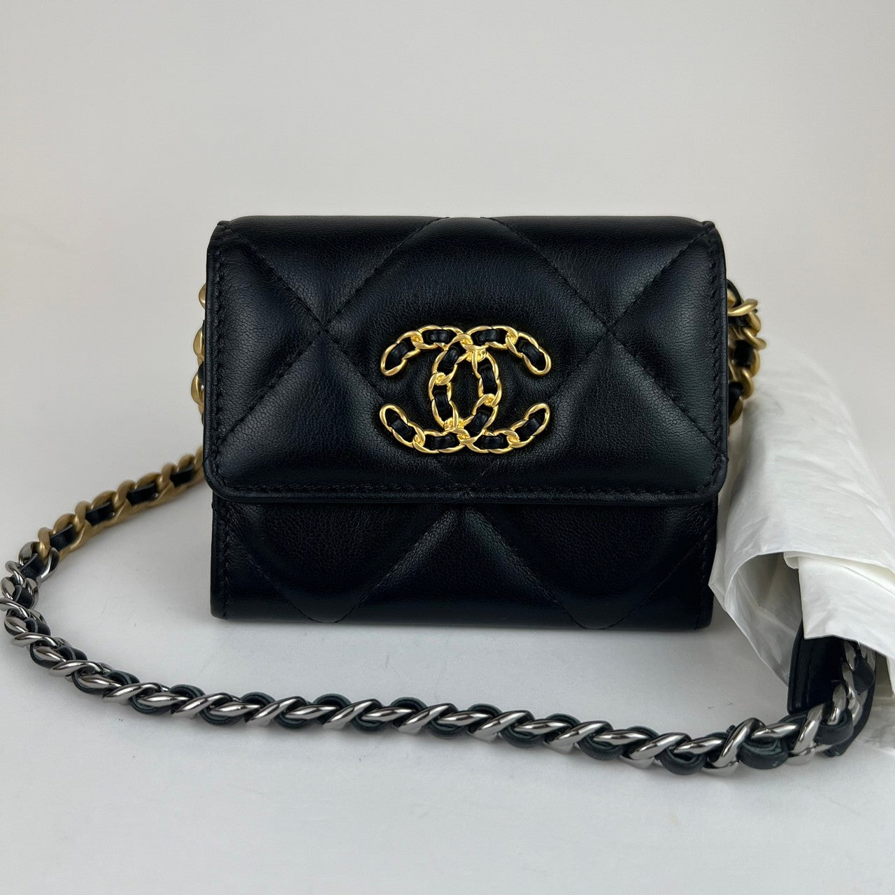 シャネル19 チェーンショルダー Lamb skin ラムスキン Black ブラック 31番台 ゴールド金具