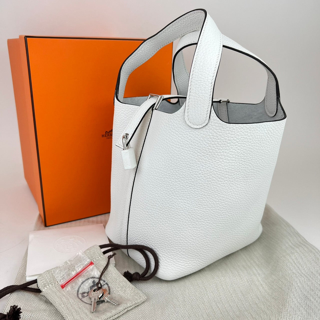 Picotin Lock PM ピコタンロックPM New White ニューホワイト PHW シルバー金具 Taurillon clemence トリヨンクレマンス B刻