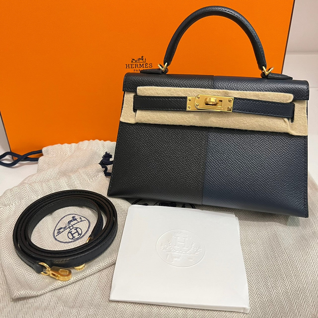 Mini Kelly ミニケリー Casaque カザック Bleu indigo/Black ブルーインディゴ/ブラック Epsom エプソン GHW ゴールド金具 Z刻印
