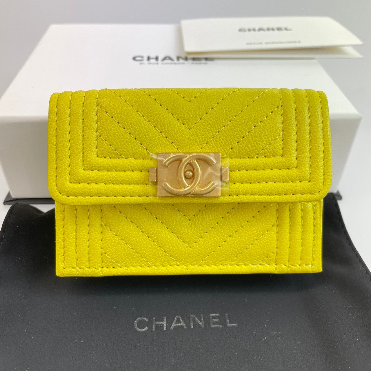 ボーイシャネル スモールフラップウォレット A84432 三つ折り財布 ミニ財布