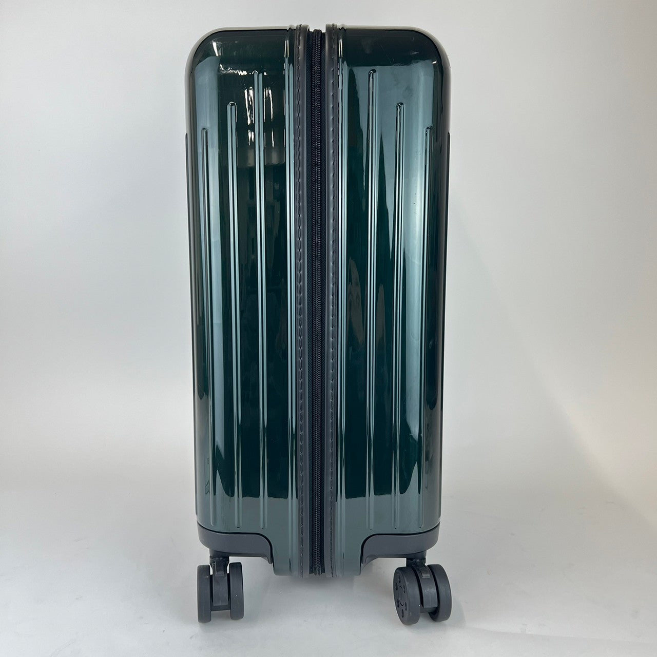 Essential Lite Cabin エッセンシャルライトキャビン 37L Green グリーン Polycarbonate ポリカーボネート
