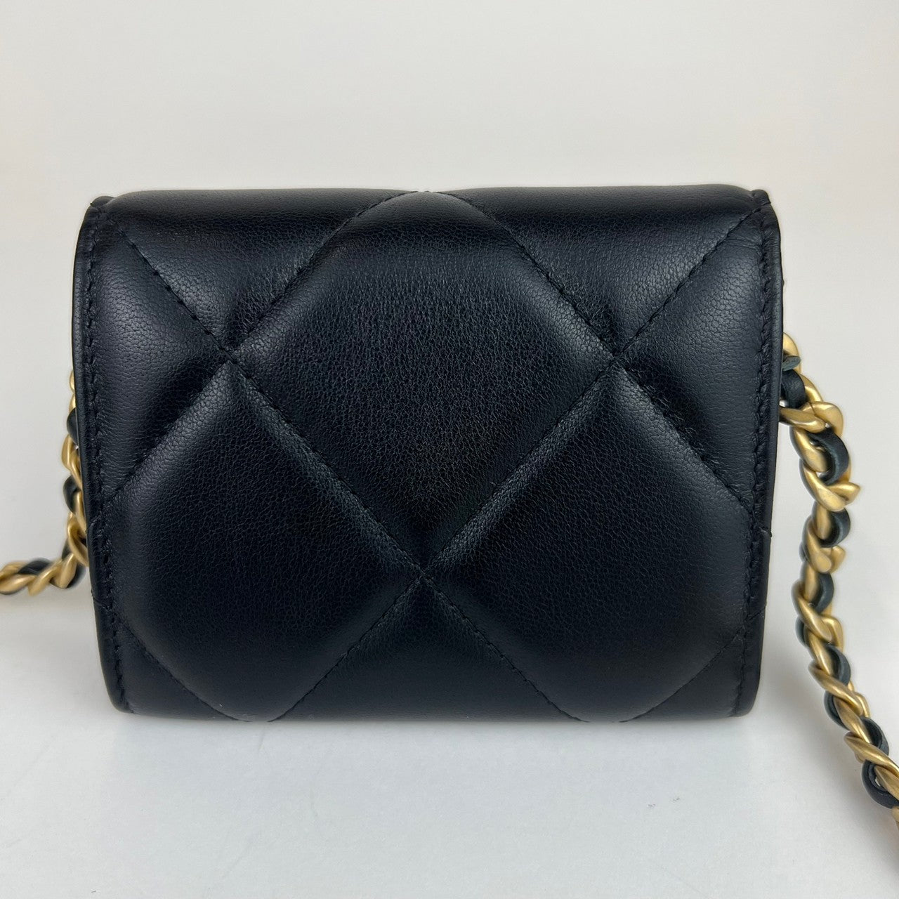 シャネル19 チェーンショルダー Lamb skin ラムスキン Black ブラック 31番台 ゴールド金具