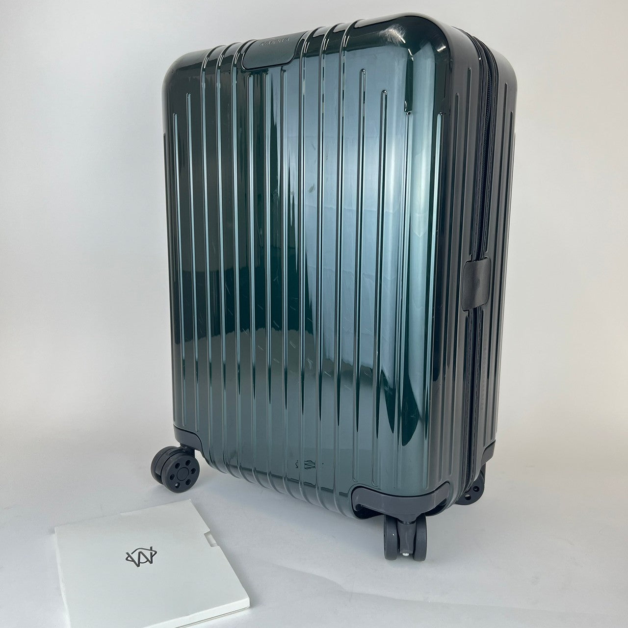 Essential Lite Cabin エッセンシャルライトキャビン 37L Green グリーン Polycarbonate ポリカーボネート
