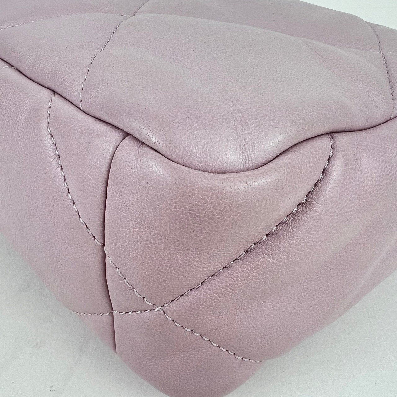 シャネル19 チェーンショルダー Lamb skin ラムスキン Pink ピンク 31番台 ゴールド シルバーチェーン